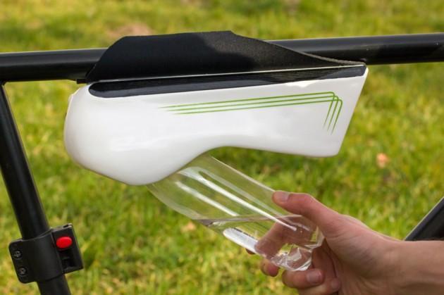 Fontus : le porte-bidon innovant qui capte l'eau de l'air pour les cyclistes