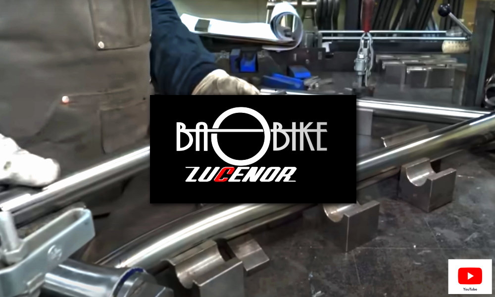 a fabrication artisanale d'un cadre VTT en vidéo