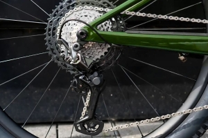 SRAM UDH : La révolution des pattes de dérailleur pour VTT