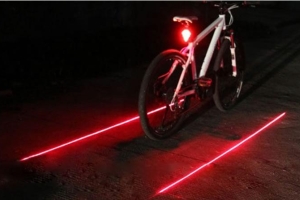 Feu arrière pour vélo avec éclairage laser