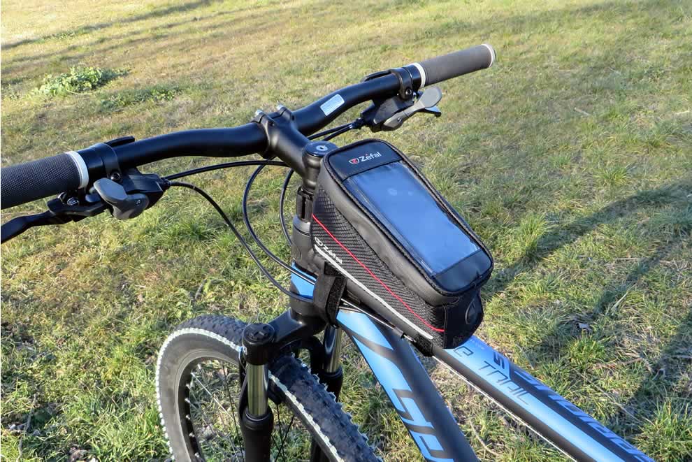 test de la sacoche smartphone Zéfal
