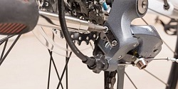 Comment régler le dérailleur arrière d'un vélo